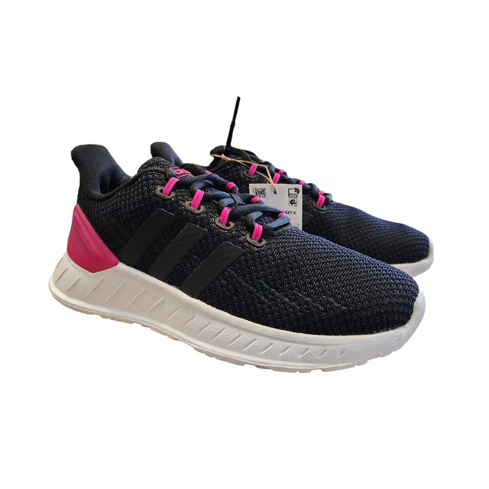 adidas Questar Flow NXT )  5.5 big Kid M